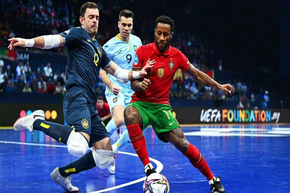 那不勒斯1-1爆冷，亚特兰大4-0大胜三连胜，拜仁客场险胜只赢一个