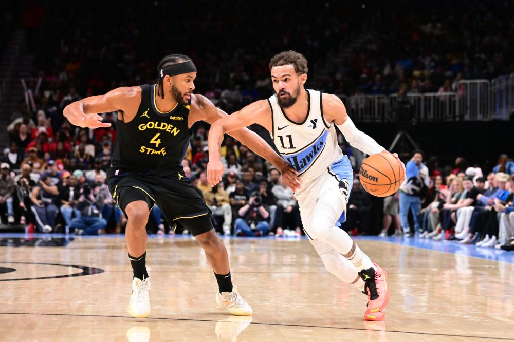 詹姆斯：防守时我们要拧成一根绳，并且时刻保持沟通